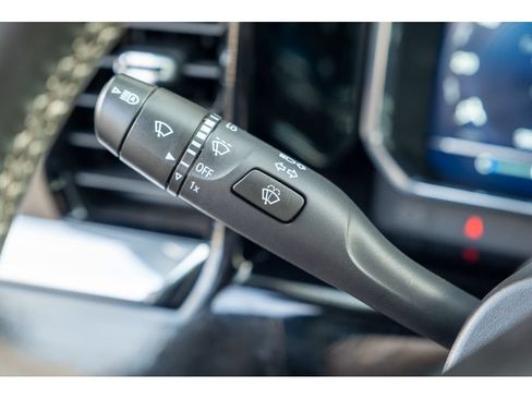 Used 2025 Chevrolet Silverado 1500 LT AWD/4WD image 20