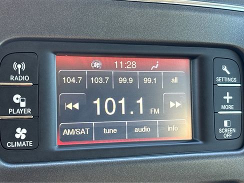 Used 2020 Dodge Journey SE w/ SE Popular Equipment Group image 8