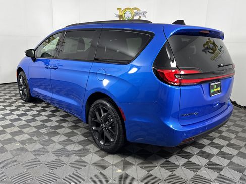 New 2026 Chrysler Pacifica Select w/ S Appearance Package AWD/4WD image 6