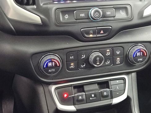 Used 2022 GMC Terrain SLE w/ Driver Convenience Package image 28