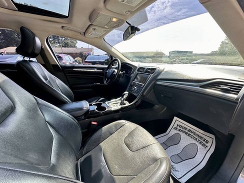 Used 2015 Ford Fusion Titanium FWD image 19