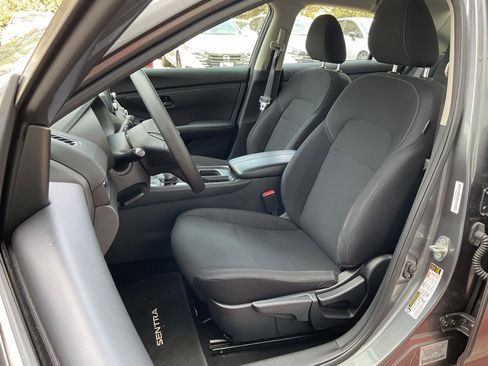 Used 2025 Nissan Sentra S image 13