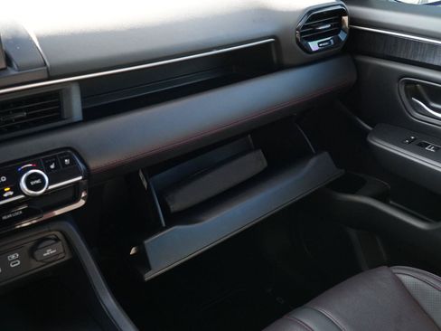 Used 2025 Honda Pilot Black Edition image 31