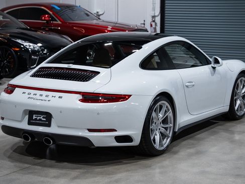 Used 2019 Porsche 911 Carrera 4 AWD/4WD image 6