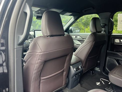 New 2026 Ford Explorer Platinum RWD image 18