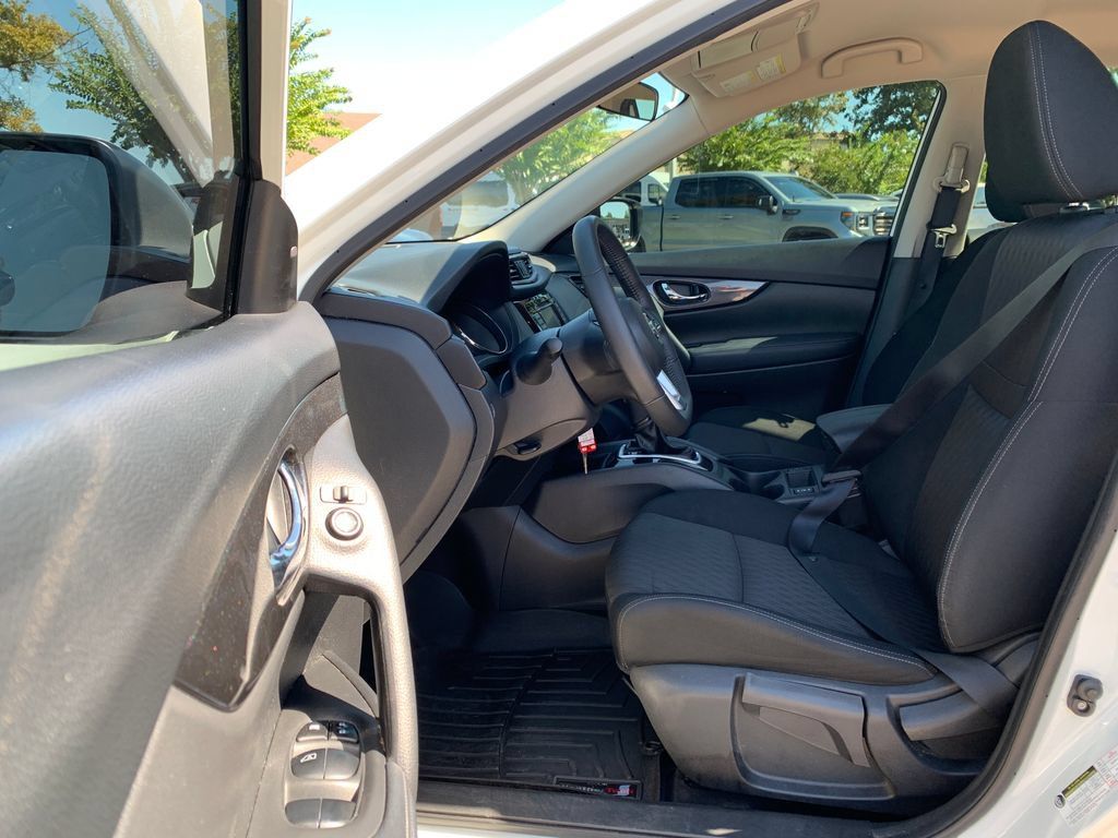Used 2019 Nissan Rogue S w/ Special Edition Package FWD image 26