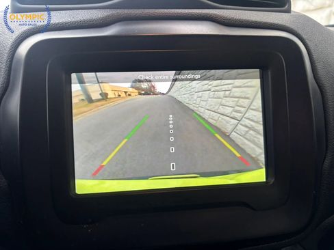 Used 2018 Jeep Renegade Latitude image 28