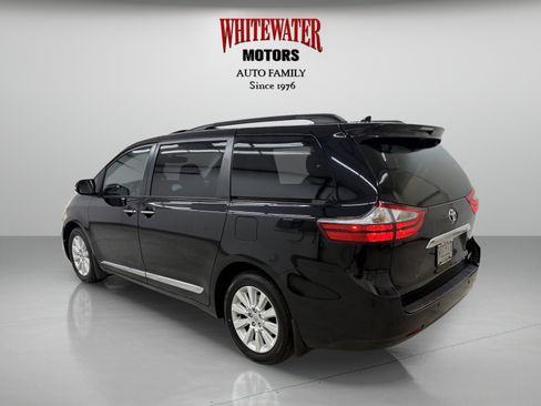 Used 2015 Toyota Sienna Limited image 2