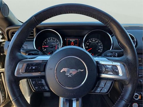 Used 2017 Ford Mustang Coupe image 13