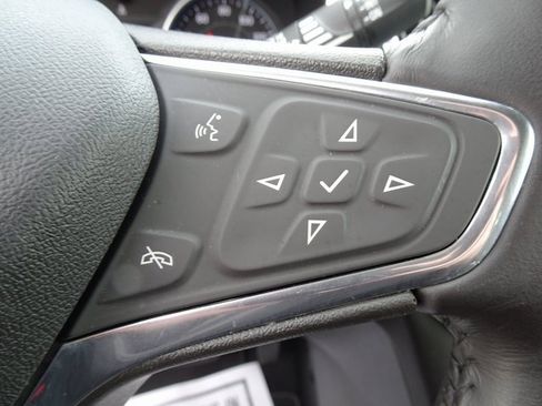 Used 2019 Chevrolet Equinox LT w/ Driver Convenience Package image 25