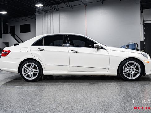 Used 2011 Mercedes-Benz E 550 4MATIC Sedan image 6