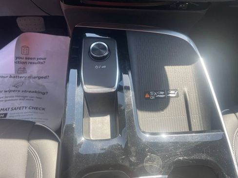 Used 2026 Buick Enclave Preferred AWD/4WD image 19