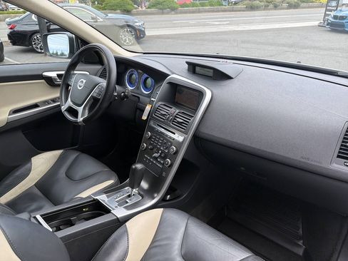 Used 2011 Volvo XC60 T6 AWD/4WD image 17