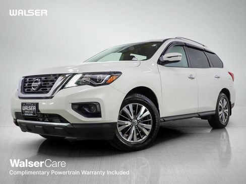 Used 2019 Nissan Pathfinder S image 1