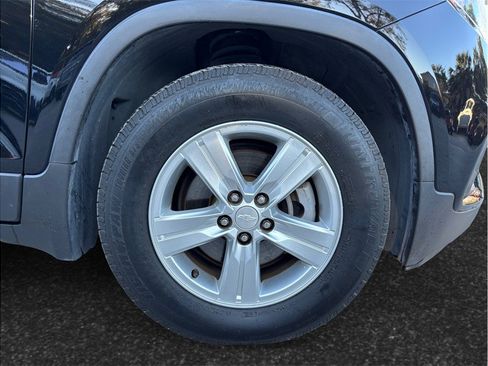 Used 2019 Chevrolet Trax LS image 12