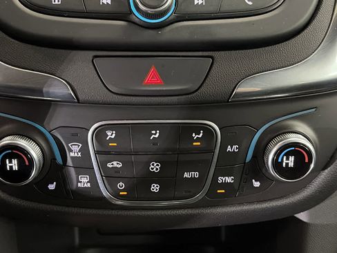 Used 2020 Chevrolet Equinox LT image 17