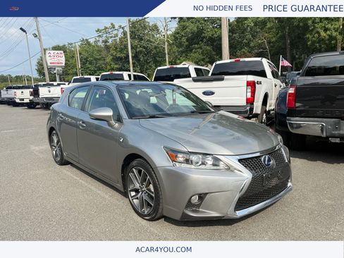 Used 2017 Lexus CT 200h FWD image 4