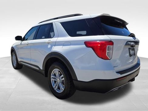 Used 2022 Ford Explorer XLT w/ Equipment Group 202A AWD/4WD image 13