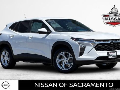 Used 2024 Chevrolet Trax LS w/ LS Convenience Package image 1