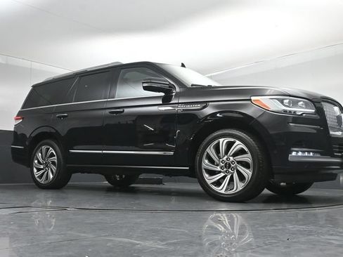 Certified 2023 Lincoln Navigator Reserve AWD/4WD image 40