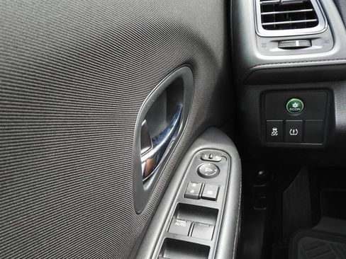 Used 2018 Honda HR-V LX image 15
