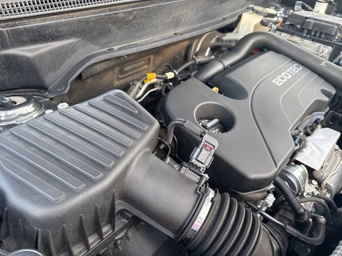 Used 2020 Chevrolet Equinox LT FWD image 47