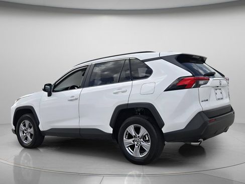 Used 2025 Toyota RAV4 XLE AWD/4WD image 8
