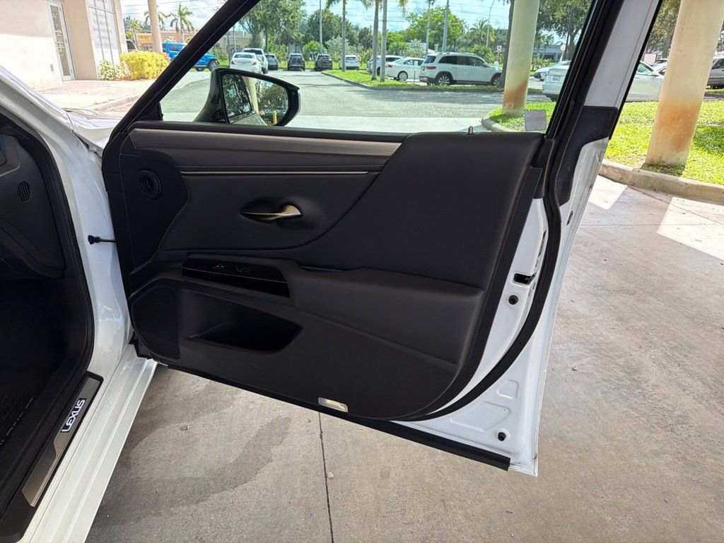 Used 2024 Lexus ES 350 F Sport w/ Accessory Package (Z2) FWD image 29