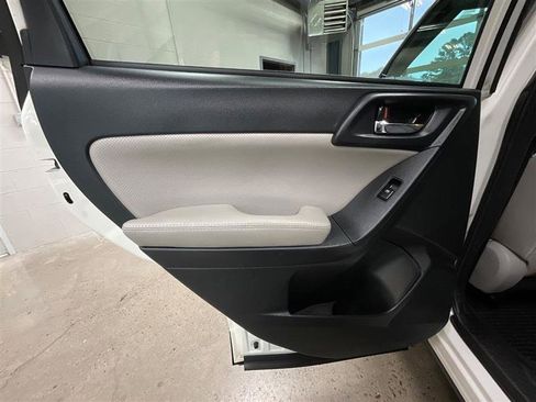 Used 2016 Subaru Forester 2.5i Limited w/ Popular Package #1 AWD/4WD image 18