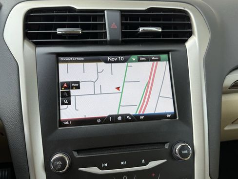 Used 2015 Ford Fusion SE w/ Equipment Group 202A image 19