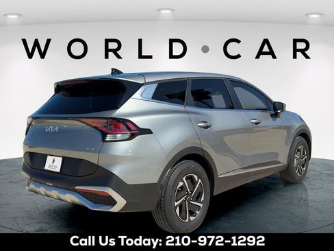 Used 2025 Kia Sportage LX FWD image 7