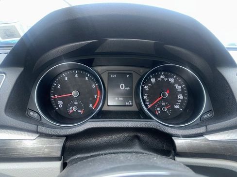 Used 2017 Volkswagen Passat 1.8T SE image 12