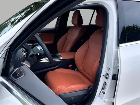 Certified 2023 Mercedes-Benz GLC 300 4MATIC image 9