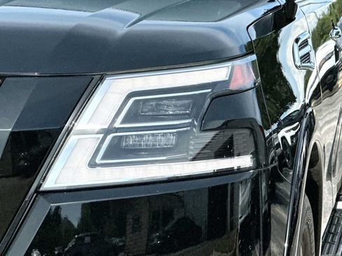 Used 2024 Nissan Armada SL w/ Midnight Edition Package RWD image 16