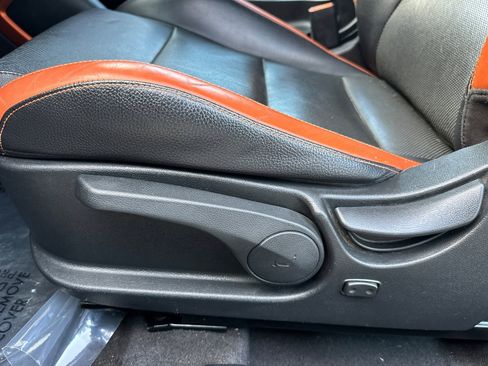 Used 2016 Hyundai Veloster Turbo image 14