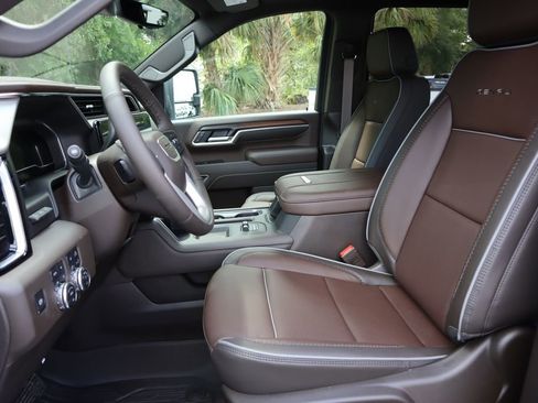 New 2026 GMC Sierra 2500 Denali w/ Denali Reserve Package image 13