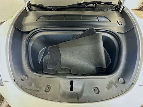 Used 2021 Tesla Model Y Long Range AWD/4WD image 34