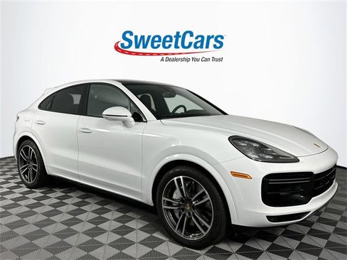 Used 2023 Porsche Cayenne Turbo image 1