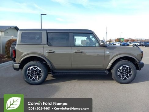 New 2025 Ford Bronco Outer Banks image 2