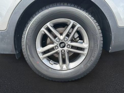 Used 2017 Hyundai Santa Fe Sport FWD image 28