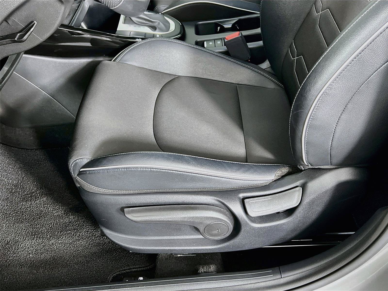 Used 2023 Kia Forte GT-Line w/ GT-Line Premium Package FWD image 21