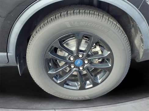 Used 2020 Ford Escape SE Sport image 19