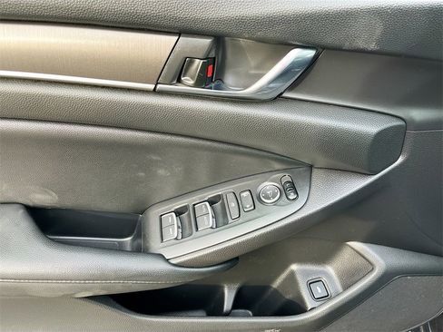 Used 2021 Honda Accord Hybrid image 17