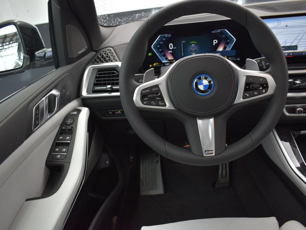 Used 2026 BMW X5 xDrive50e w/ M Sport Package AWD/4WD image 29