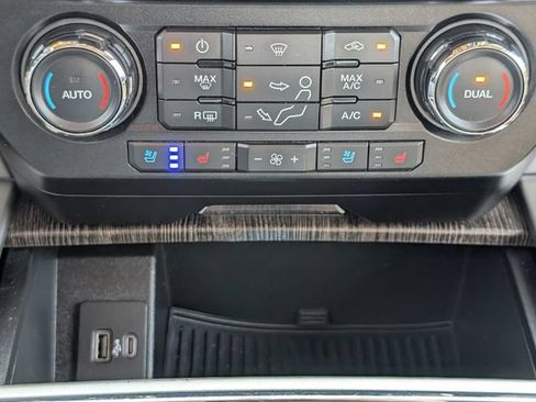 Used 2020 Ford F350 Lariat w/ Lariat Value Package AWD/4WD image 21
