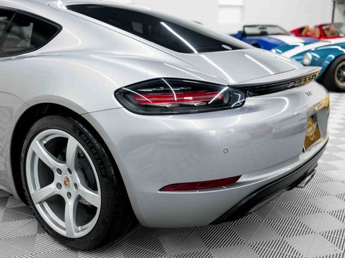Used 2018 Porsche 718 Cayman RWD image 35