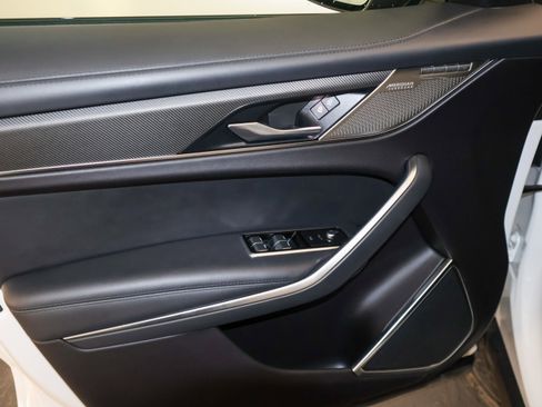 Used 2021 Jaguar F-PACE SVR image 14