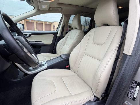 Used 2016 Volvo XC60 T6 AWD/4WD image 11