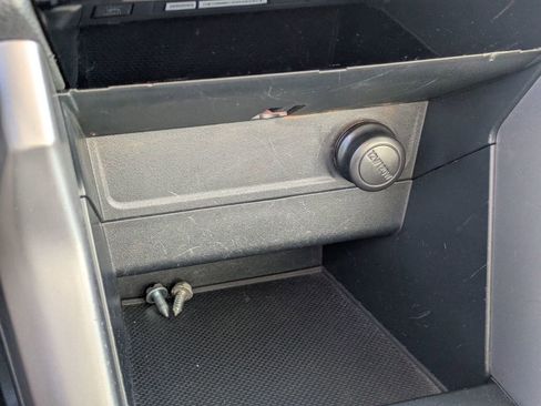 Used 2017 Subaru Forester 2.5i Limited w/ Popular Package #2 image 26