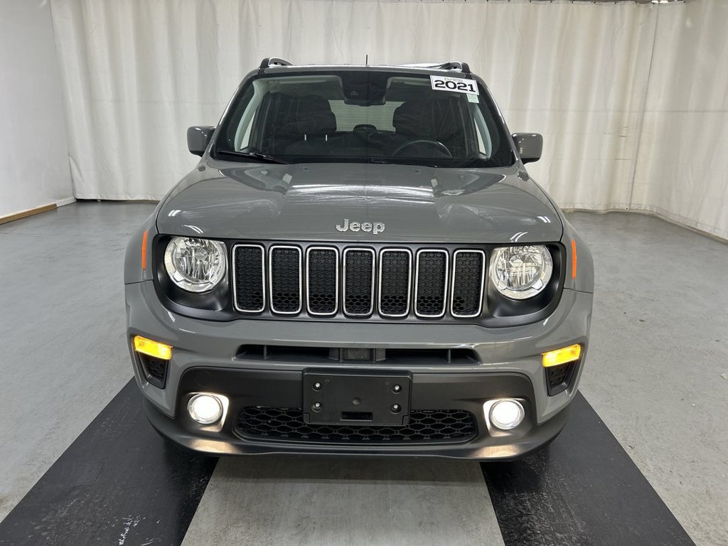 Used 2021 Jeep Renegade Latitude w/ Convenience Group AWD/4WD image 3